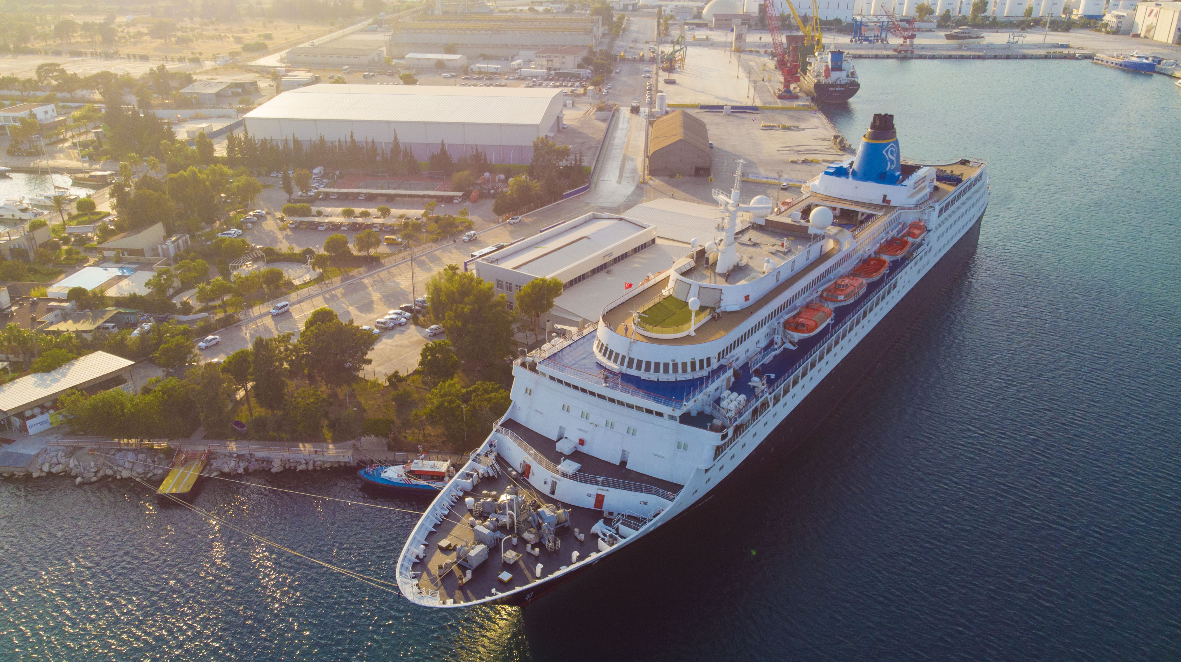 QTerminals Antalya Limanı kruvaziyer sezonunu açtı
