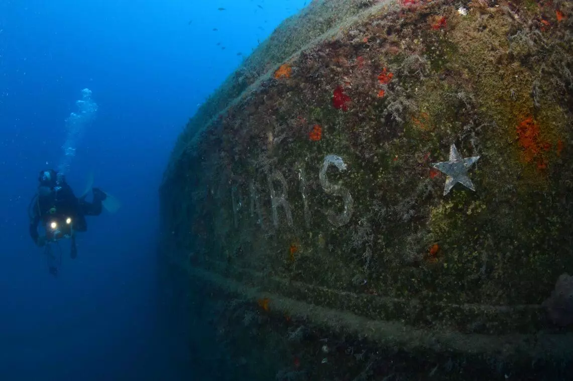 Savaşta batırılan Fransız gemisi "Paris 2", Antalya'da dalış turizmine hizmet veriyor